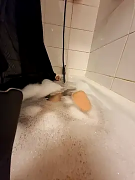 Snapshot of La_patronne_eva chatting on 11-19-25, 10:21 La patronne eva online show from 11-19-25, 10:21