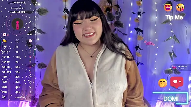 Snapshot of limoncito_blossom chatting on 11-21-25, 02:43 limoncito blossom online show from 11-21-25, 02:43