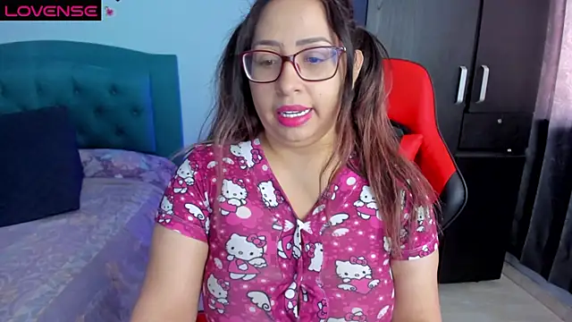 Snapshot of charlotee_lovee69 chatting on 02-06-25, 05:09 charlotee lovee69 online show from 02-06-25, 05:09