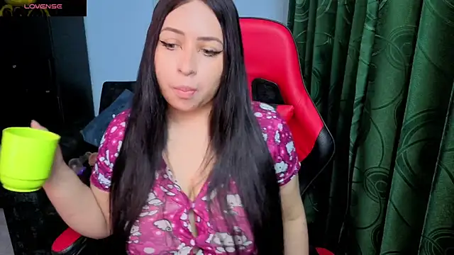 charlotee lovee69 online show from 04-14-26, 11:43