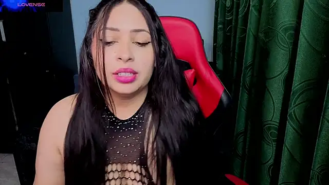 Snapshot of charlotee_lovee69 chatting on 05-28-26, 01:57 charlotee lovee69 online show from 05-28-26, 01:57