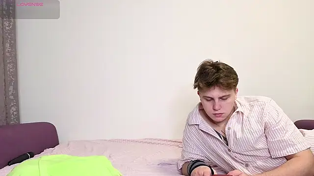 Emily and Ilumi online show from 11-15-25, 11:36