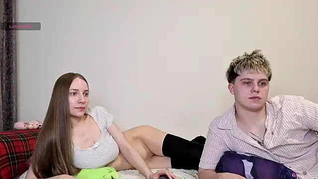 Emily and Ilumi online show from 04-21-26, 07:20