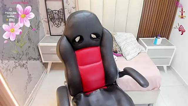 Snapshot of MILEY_JOAS2 chatting on 01-15-26, 07:28 MILEY JOAS2 online show from 01-15-26, 07:28