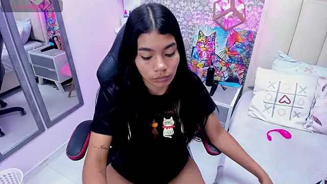 Snapshot of MILEY_JOAS2 chatting on 03-20-25, 01:04 MILEY JOAS2 online show from 03-20-25, 01:04