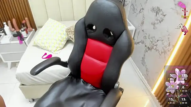 Snapshot of MILEY_JOAS2 chatting on 10-20-25, 07:25 MILEY JOAS2 online show from 10-20-25, 07:25