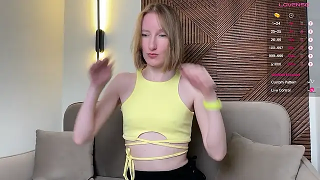 Snapshot of MonikaBos chatting on 12-03-25, 09:36 MonikaBos online show from 12-03-25, 09:36