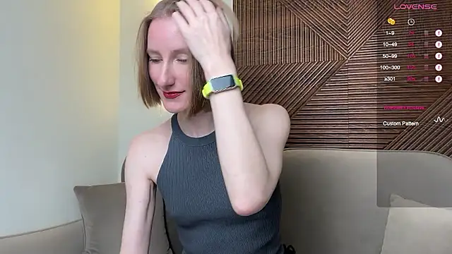 Snapshot of MonikaBos chatting on 01-08-26, 09:43 MonikaBos online show from 01-08-26, 09:43