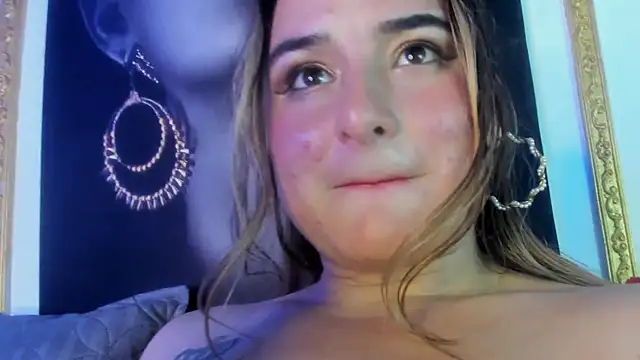 Snapshot of CandyQueenGold chatting on 03-17-25, 01:14 CandyQueenGold online show from 03-17-25, 01:14