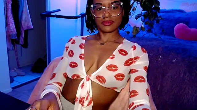 Snapshot of CocoSage chatting on 02-24-26, 06:03 CocoSage online show from 02-24-26, 06:03