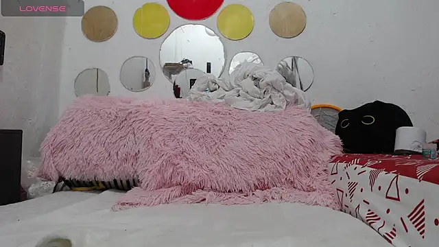 EVAHOTXX online show from 04-16-26, 05:36