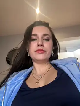 Teylor Love online show from 12-16-24, 07:43