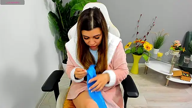 EveEvian online show from 05-17-26, 09:42