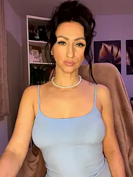 Snapshot of KatyEvanss chatting on 10-14-25, 05:13 KatyEvanss online show from 10-14-25, 05:13