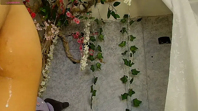 Cloe Leee online show from 11-26-25, 06:24