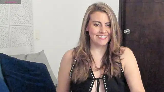 Snapshot of V_monse chatting on 09-26-25, 09:54 V monse online show from 09-26-25, 09:54