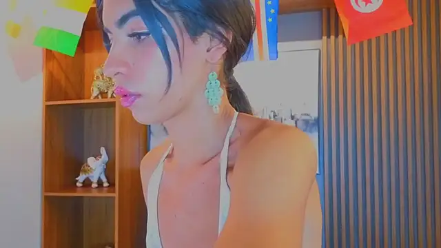 Snapshot of Alahia_Rodriguez chatting on 07-16-26, 07:33 Alahia Rodriguez online show from 07-16-26, 07:33