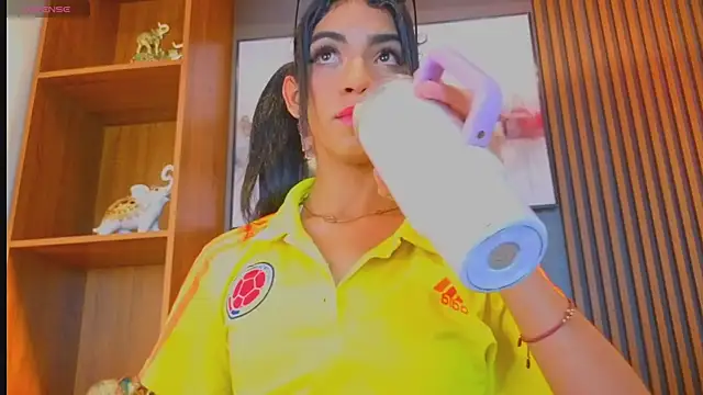 Snapshot of Alahia_Rodriguez chatting on 07-03-26, 08:15 Alahia Rodriguez online show from 07-03-26, 08:15