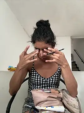 Alahia Rodriguez online show from 10-31-25, 07:43