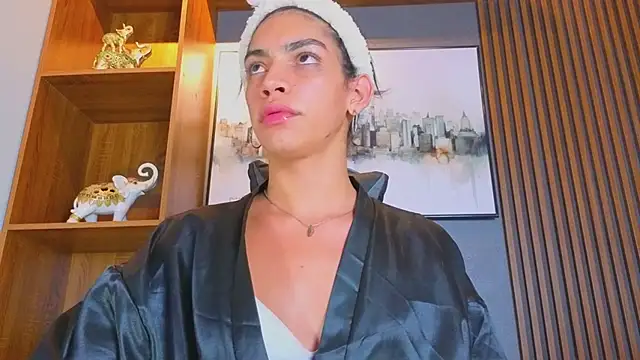 Snapshot of Alahia_Rodriguez chatting on 05-21-26, 08:06 Alahia Rodriguez online show from 05-21-26, 08:06