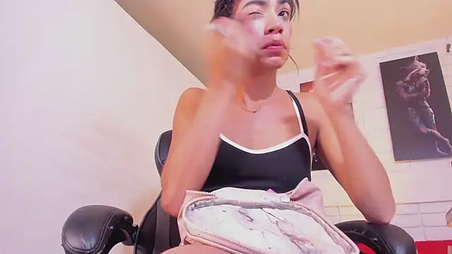 Alahia Rodriguez online show from 11-15-25, 02:54