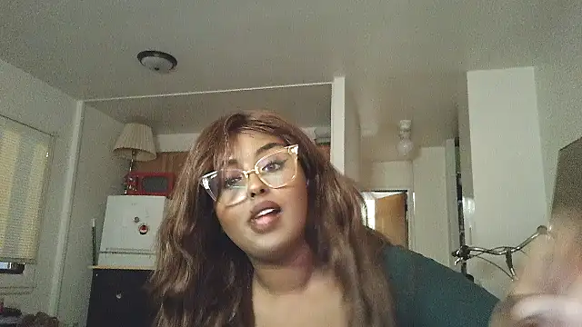 SiminFox online show from 10-24-25, 11:37