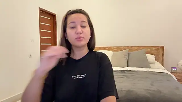 Nelly Fischer online show from 09-15-25, 01:06