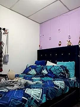 EllisW8 online show from 11-17-25, 12:25