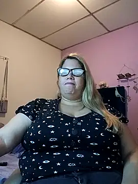 Snapshot of EllisW8 chatting on 02-12-26, 10:59 EllisW8 online show from 02-12-26, 10:59