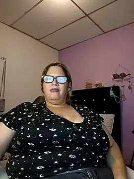 Snapshot of EllisW8 chatting on 02-12-26, 11:04 EllisW8 online show from 02-12-26, 11:04