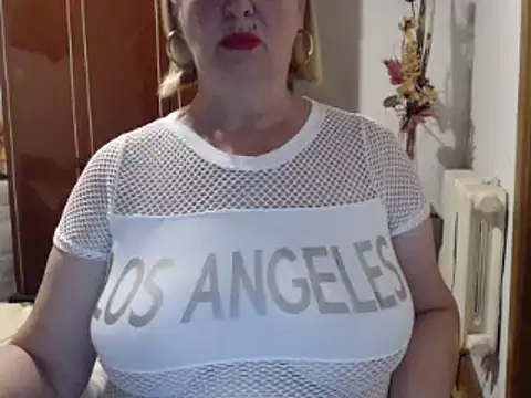 Snapshot of Secretfox chatting on 09-18-25, 09:12 Secretfox online show from 09-18-25, 09:12