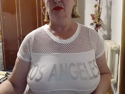 Snapshot of Secretfox chatting on 09-28-25, 05:09 Secretfox online show from 09-28-25, 05:09
