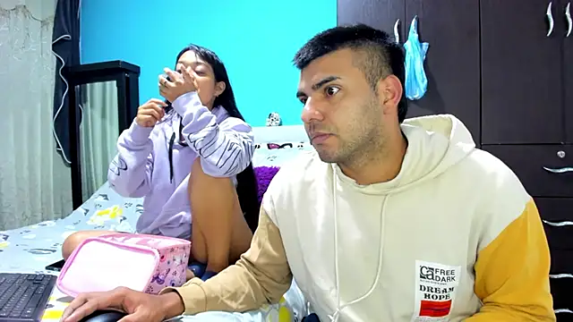 2ScarletandRyan8 online show from 11-03-25, 09:57