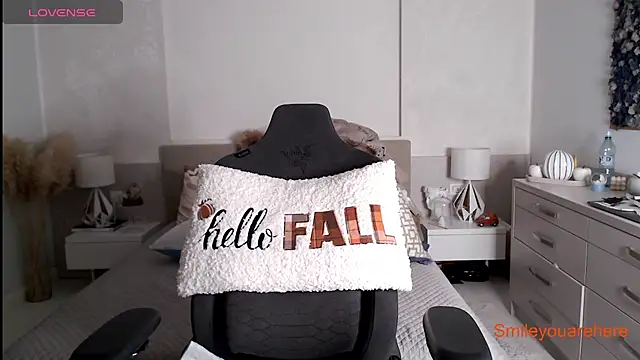 Smileyouarehere online show from 11-29-25, 04:23