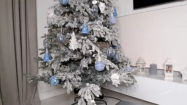 Smileyouarehere online show from 12-23-25, 12:00