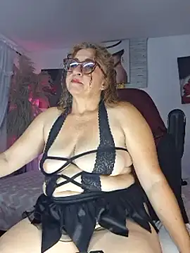 Snapshot of evelin_hott chatting on 02-28-25, 01:05 evelin hott online show from 02-28-25, 01:05