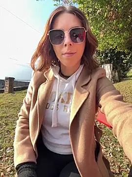 Snapshot of Mia_Railey chatting on 02-01-26, 01:42 Mia Railey online show from 02-01-26, 01:42