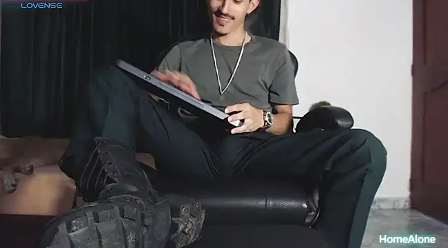 HomeAloneK online show from 03-20-25, 07:25