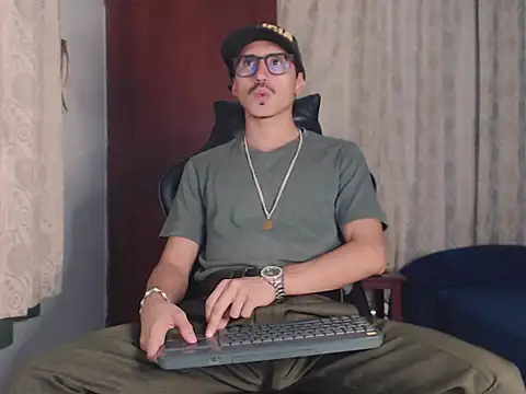 HomeAloneK online show from 10-05-25, 07:48