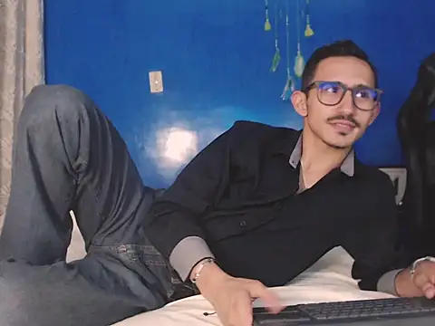 HomeAloneK online show from 10-26-25, 08:09