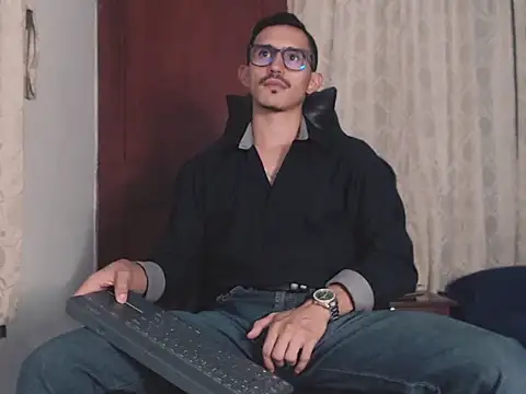 HomeAloneK online show from 10-12-25, 08:10