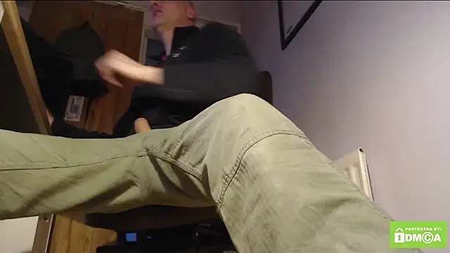 Snapshot of eatmycum4you_1baller chatting on 02-19-26, 04:59 eatmycum4you 1baller online show from 02-19-26, 04:59