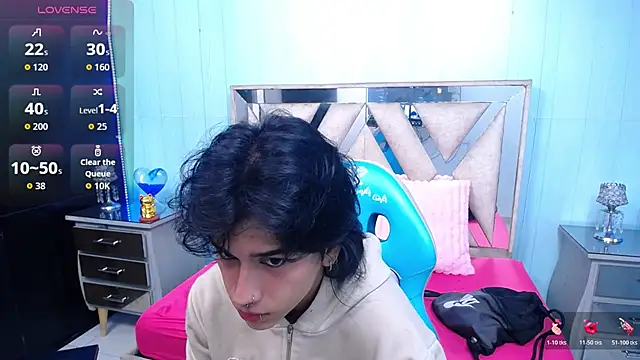 Snapshot of alex_477 chatting on 07-06-26, 11:39 alex 477 online show from 07-06-26, 11:39