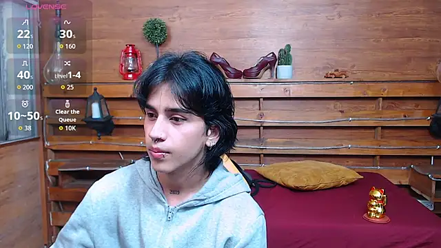 Snapshot of alex_477 chatting on 07-08-26, 11:33 alex 477 online show from 07-08-26, 11:33