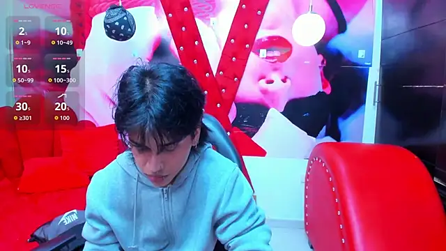 Snapshot of alex_477 chatting on 07-10-26, 11:43 alex 477 online show from 07-10-26, 11:43