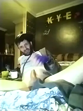 Nawtyslaveteen online show from 11-17-25, 01:31