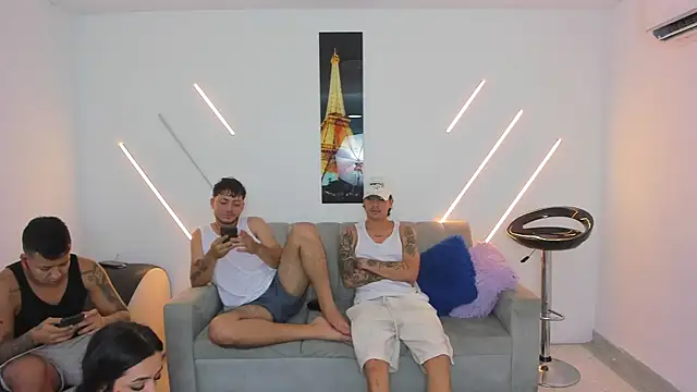 Snapshot of brutal_sex_room2 chatting on 11-29-25, 02:28 brutal sex room2 online show from 11-29-25, 02:28