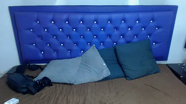 Snapshot of kiwii_nasty chatting on 10-21-25, 10:53 kiwii nasty online show from 10-21-25, 10:53