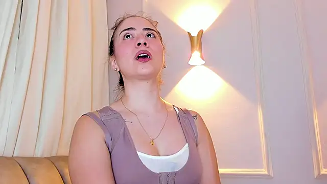 Lia walton online show from 11-08-25, 03:26