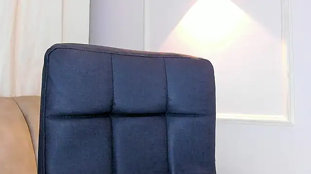 Lia walton online show from 02-25-25, 12:05